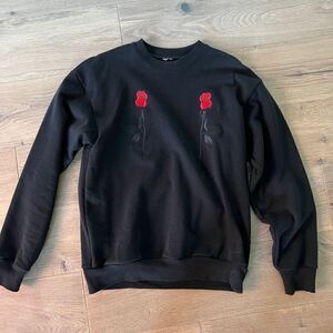 Black Scale Rose embroidered sweater Size M